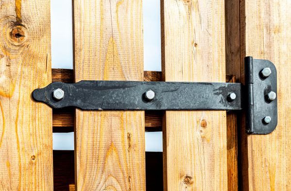 Gate Hinge Repair in Port Saint Lucie
