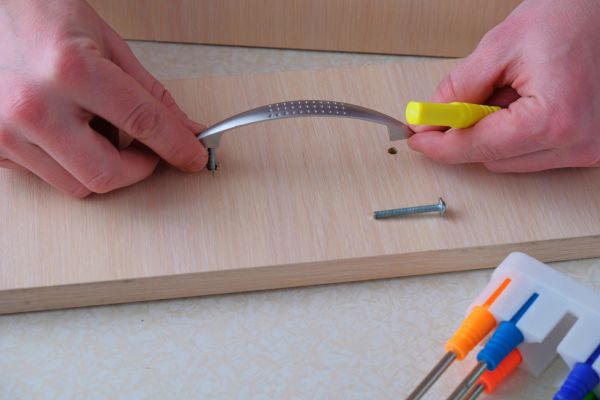 Drawer Handle Installation in Port Saint Lucie
