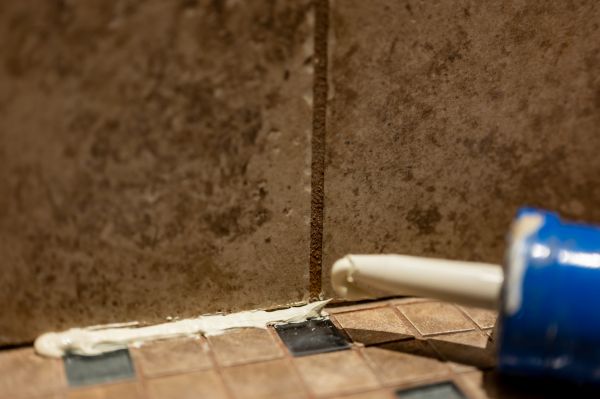 Shower Caulk Replacement in Port Saint Lucie